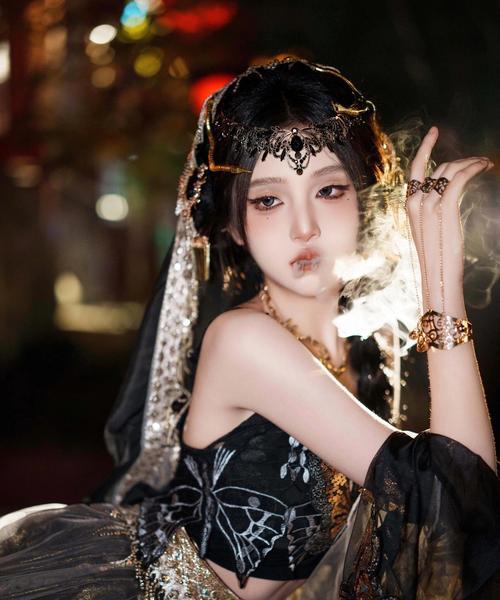 魔域匠造中如何搭配出美观的造型？